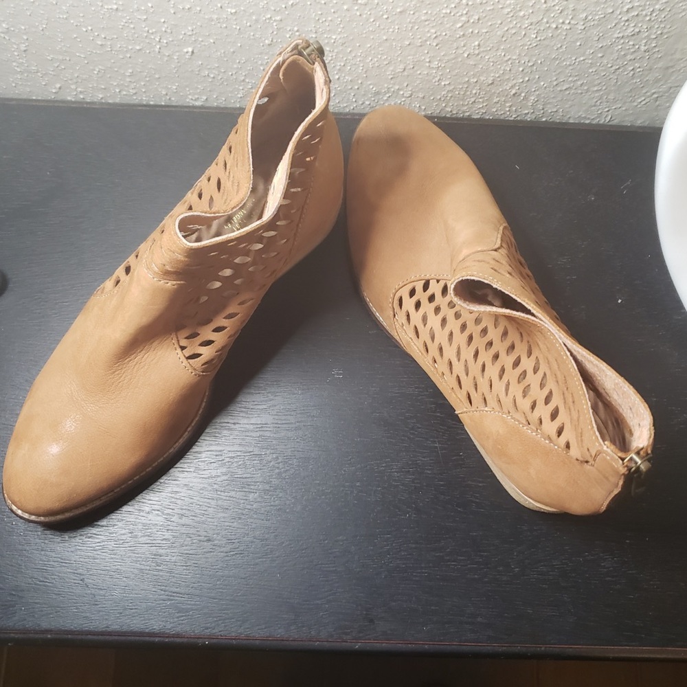 š” Seychelles Booties š” - Picture 2 of 5
